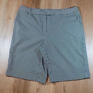 🔹️Jones New York Blue & White Seersucker Shorts Size 16